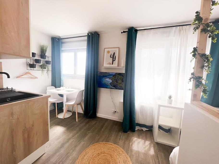 Suite Le Studio Litchi Baigne De Lumieres & Proche Des Plages Saint-Nazaire  Eksteriør bilde