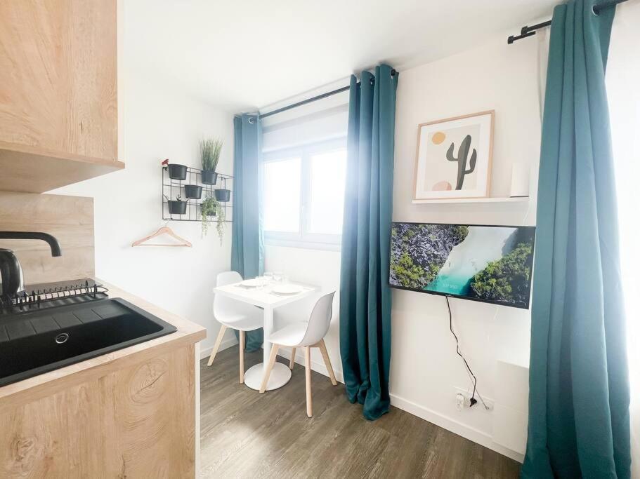 Suite Le Studio Litchi Baigne De Lumieres & Proche Des Plages Saint-Nazaire  Eksteriør bilde